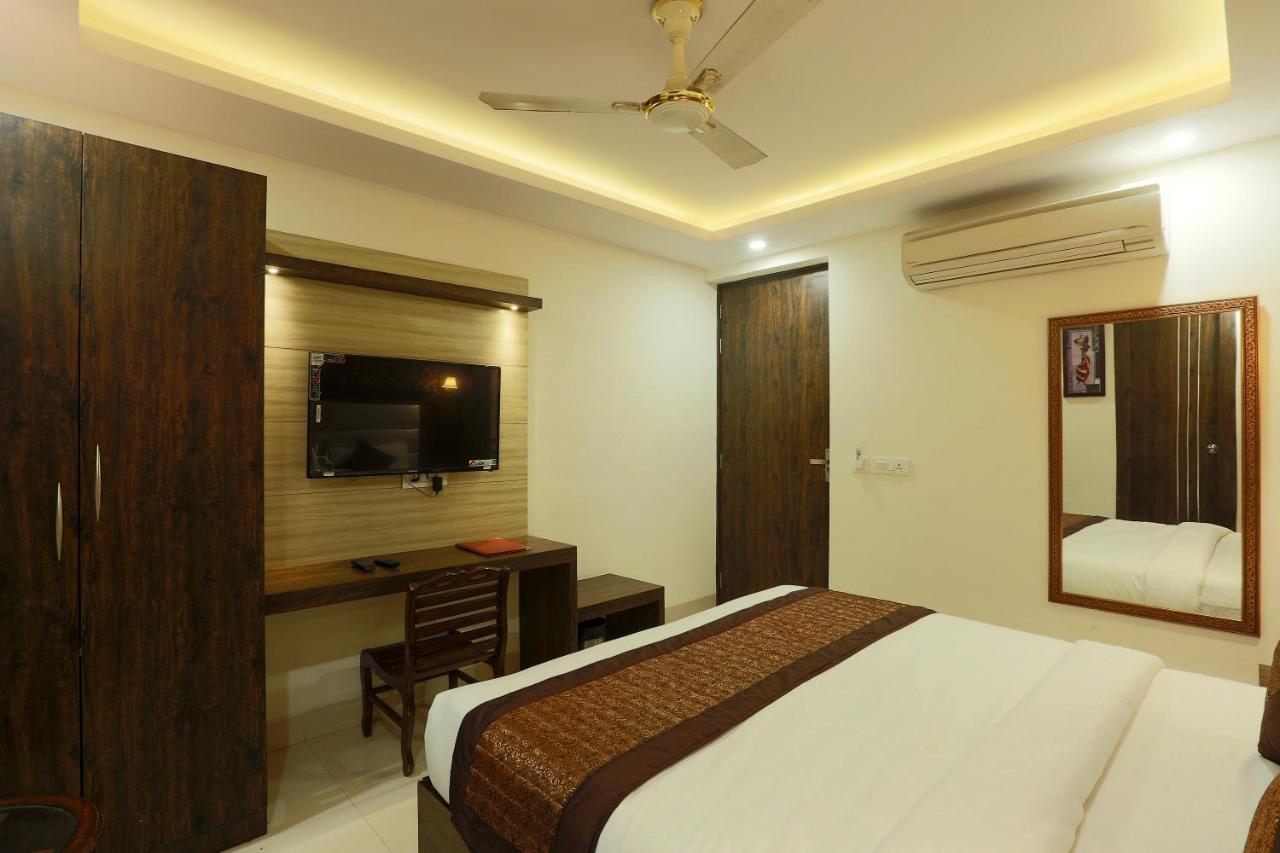 Hotel Classic Νέο Δελχί Εξωτερικό φωτογραφία
